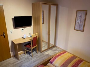 WiFi, bed sheets, wheelchair access