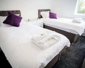 3 chambres, fer et planche à repasser, lit parapluie, Wi-Fi