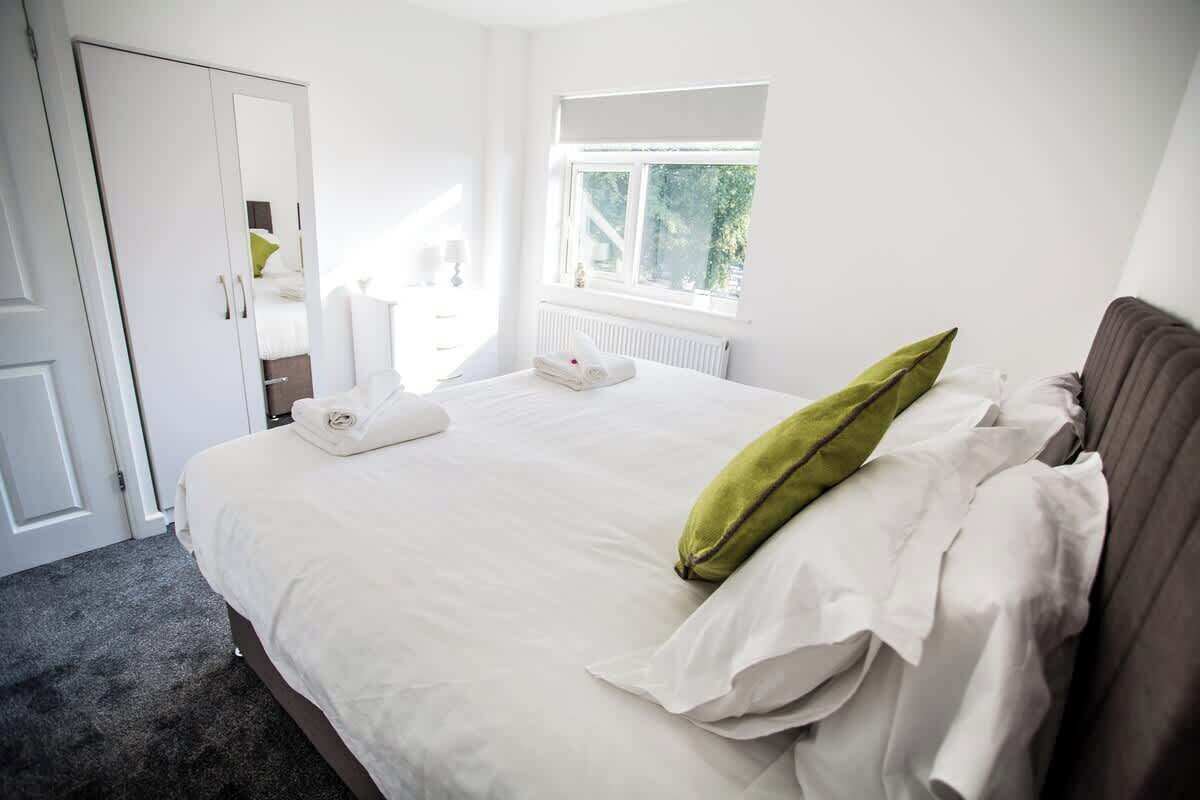 3 habitaciones, tabla de planchar con plancha, cuna de viaje y wifi 