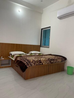 Quarto luxo | Camas extras/dobráveis (sobretaxa), roupa de cama