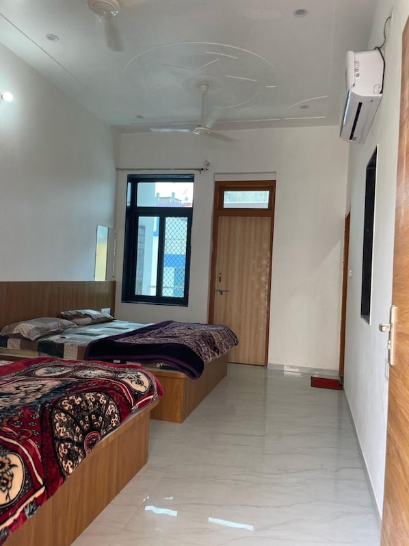 Family Room, Air conditioning