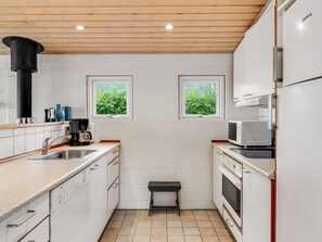 Fridge, microwave, dishwasher, cookware/dishes/utensils
