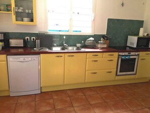 Mikrowelle, Ofen, Geschirrspüler