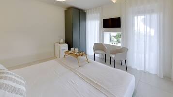 Minibar, in-room safe, desk, laptop workspace