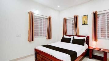 Deluxe Double Room | Desk, free WiFi