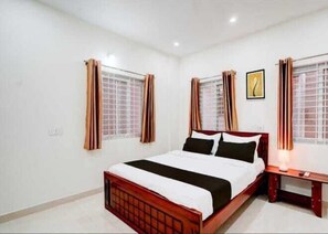 Habitación doble Deluxe | Escritorio y wifi gratis