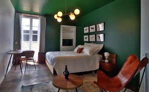 1 slaapkamer, een strijkplank/strijkijzer, wifi, beddengoed