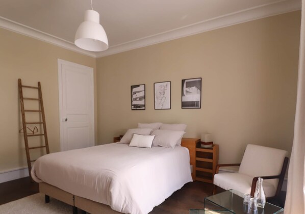 1 chambre, fer et planche à repasser, Wi-Fi, draps fournis