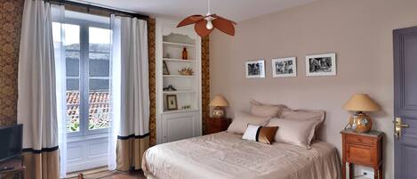1 bedroom, WiFi, bed sheets