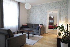 Deluxe Apartment | In-room safe, blackout drapes, soundproofing, iron/ironing board