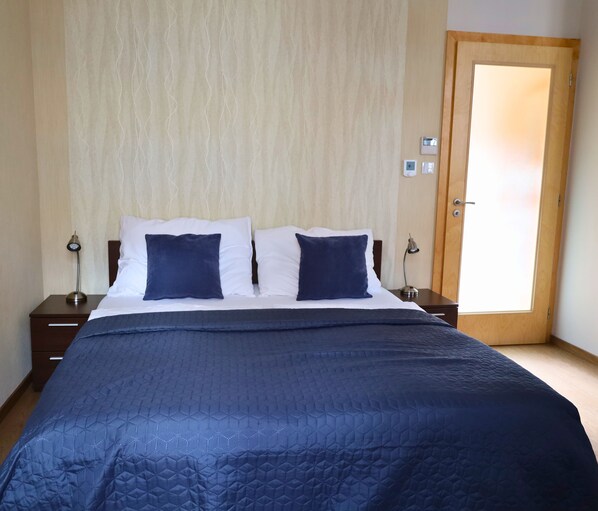 Classic Studio | In-room safe, blackout drapes, soundproofing, iron/ironing board