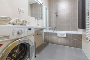 Family Apartment, Balcony, Courtyard View | Bathroom - Rezidence Ostrovní (Prague)
