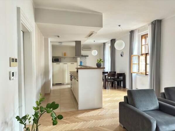 Deluxe Apartment