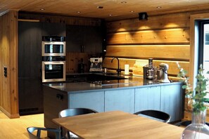 Forno, piano cottura, lavastoviglie