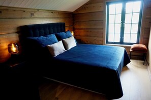 6 bedrooms, iron/ironing board, WiFi, bed sheets - Exclusive Fjord Lodge with Jacuzzi & Epic Views (Møre og Romsdal)