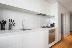 Fridge, microwave, oven, stovetop