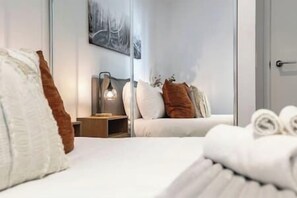 2 bedrooms, iron/ironing board, free WiFi, bed sheets