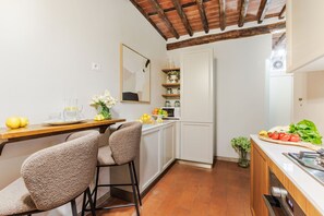 Refrigerador, microondas, horno y lavavajillas 