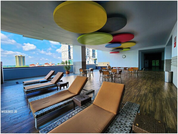 Kolam renang terbuka 