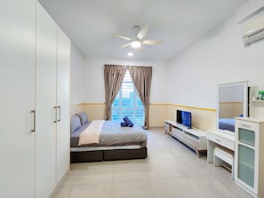 Blackout curtains, iron/ironing board, free WiFi - Twin Galaxy Residences by Widebed JB (Johor Bahru)