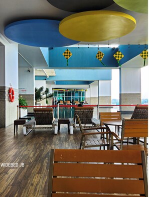 Kolam renang terbuka 