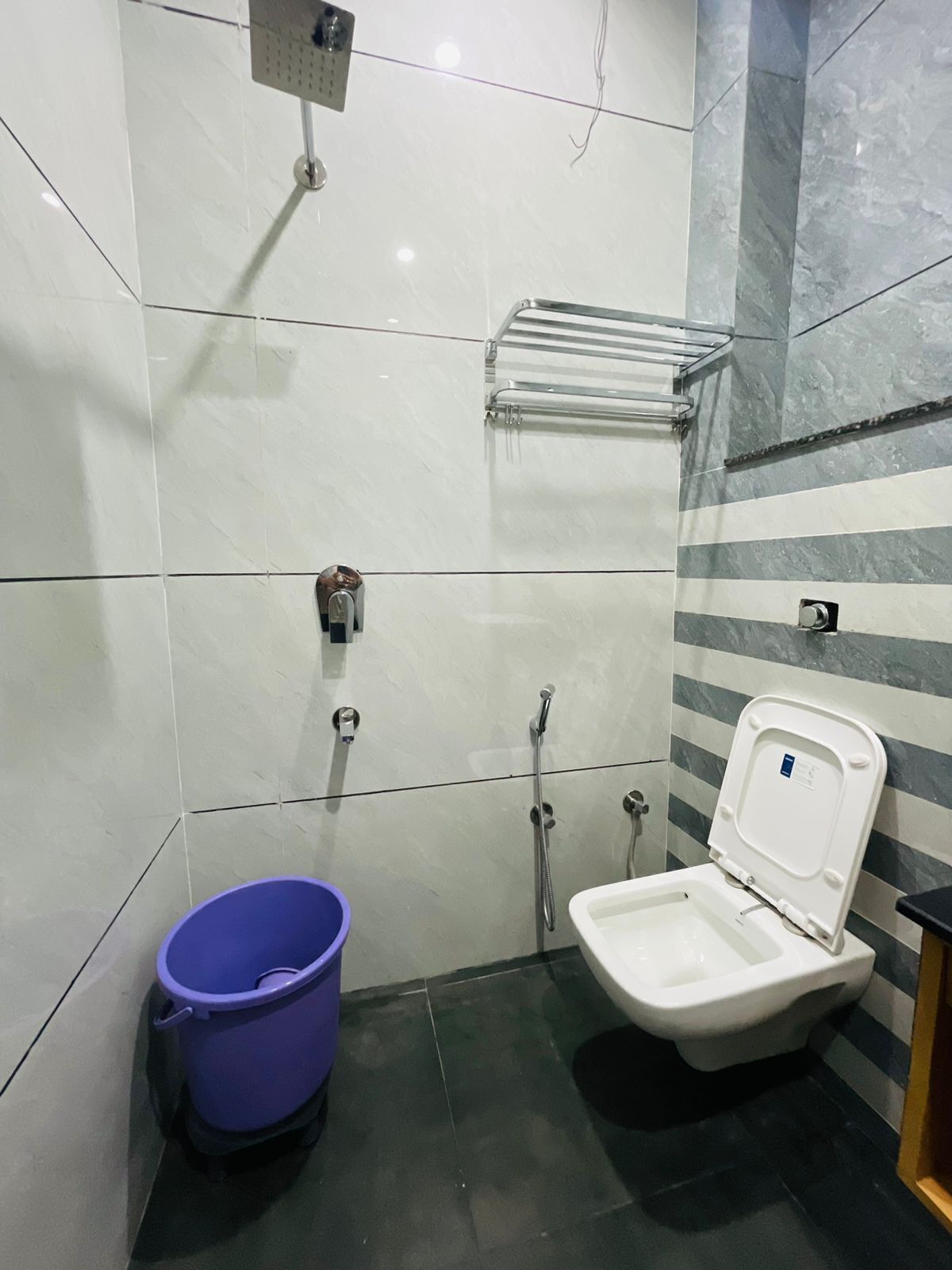 Shower kamar mandi
