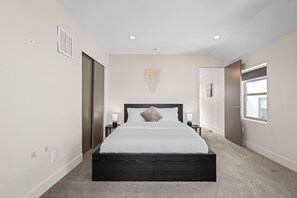 2 Schlafzimmer, Schreibtisch, Bügeleisen/Bügelbrett, kostenloses WLAN