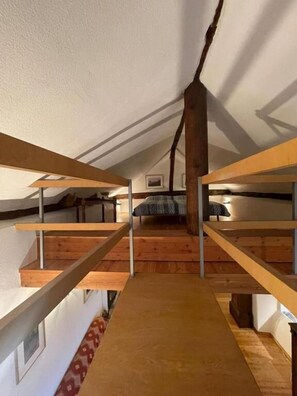 Comfort Duplex, Mountain View | Iron/ironing board, free WiFi