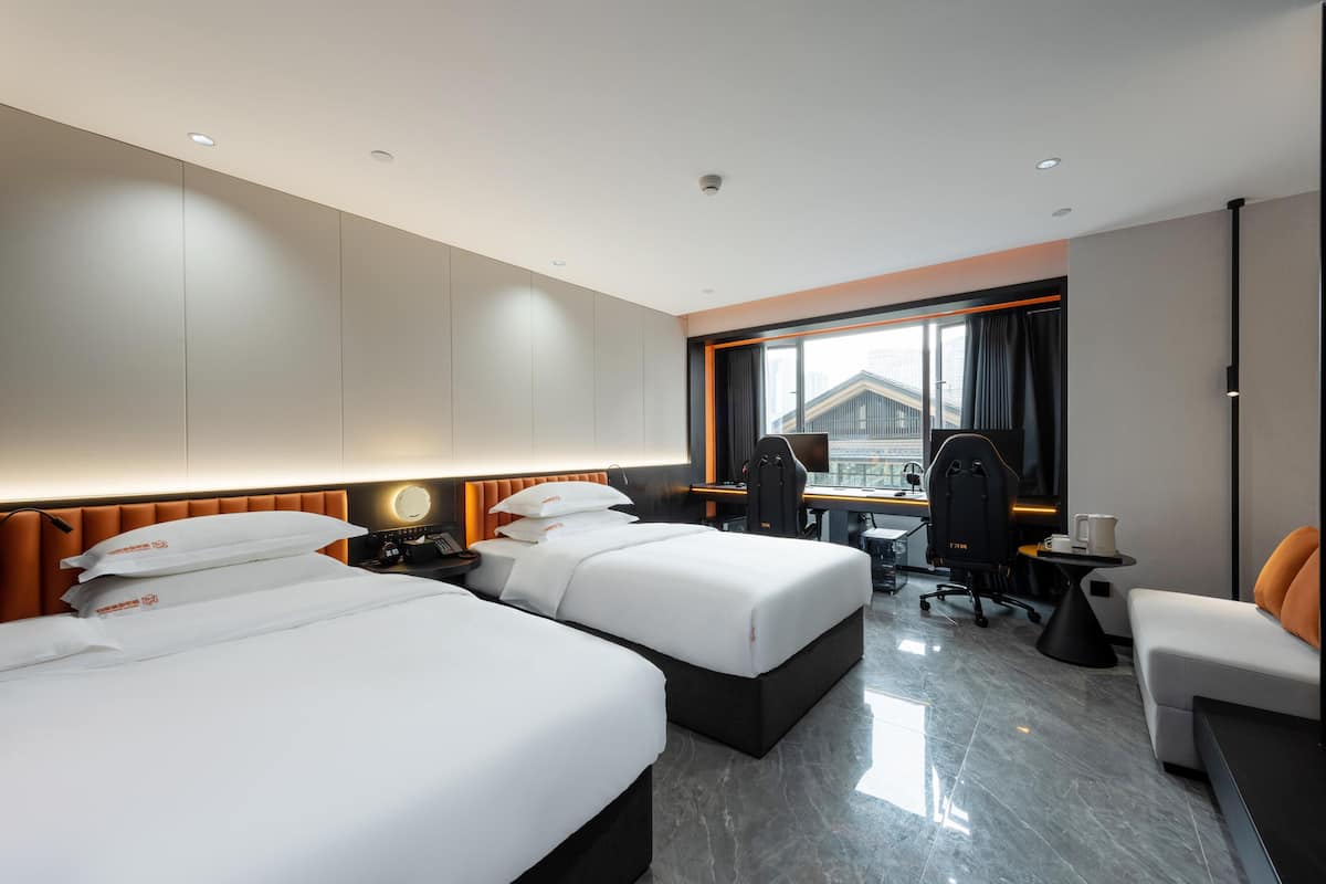 Elite Double or Twin Room | Memory foam beds, laptop workspace, blackout drapes, soundproofing