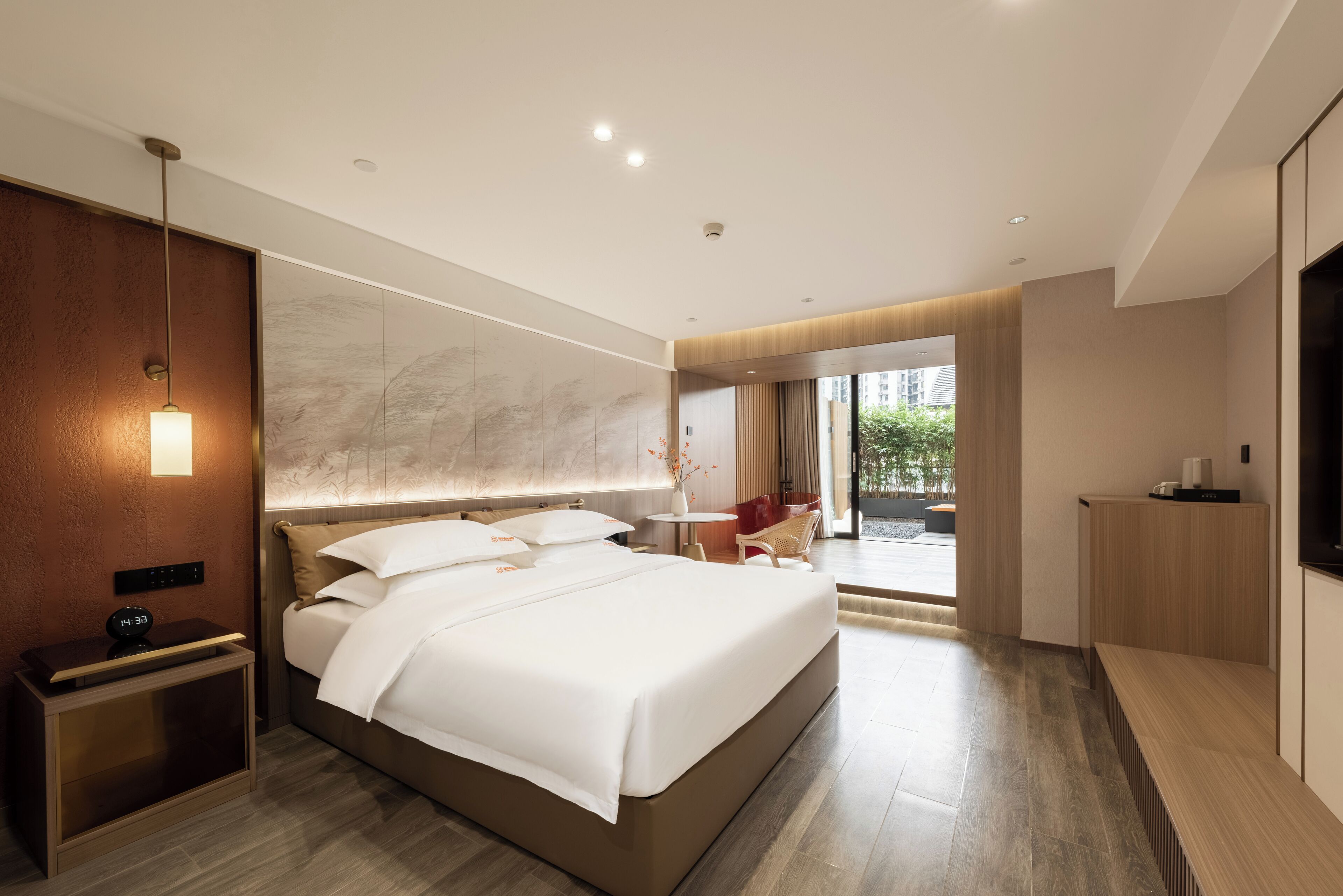 Colchones con efecto memoria y espacio para trabajar con laptop 