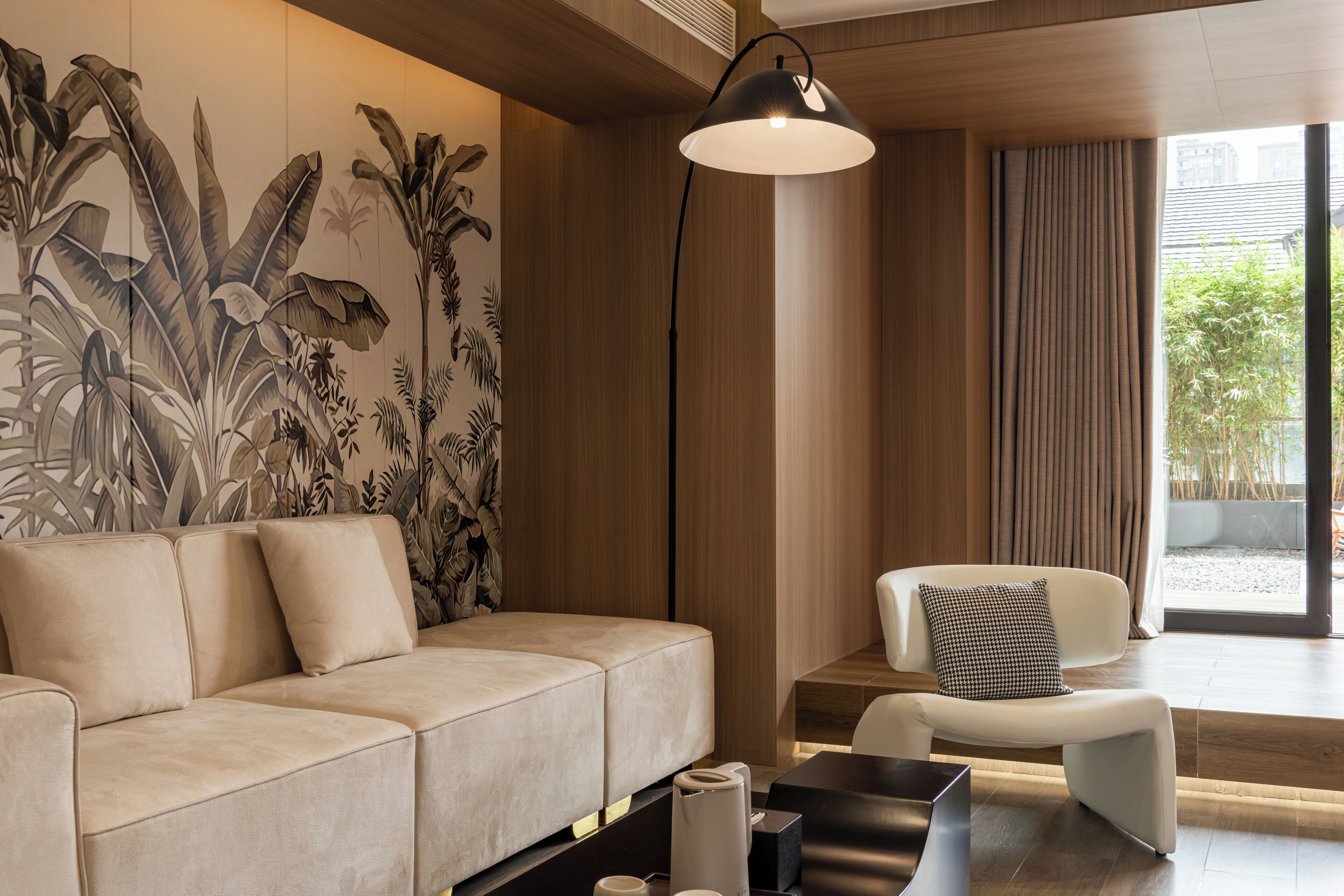 Family Studio Suite | Memory foam beds, laptop workspace, blackout drapes, soundproofing