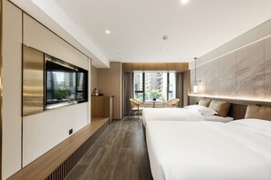 Double Room, 1 Queen Bed, Housekeeping | Laptop workspace, blackout drapes, soundproofing, free WiFi