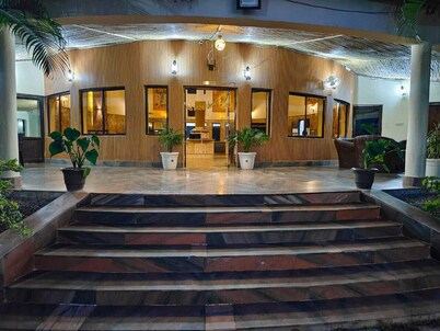Onyx Hotel Corbett