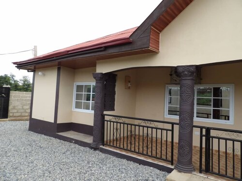 RichCoast HideOut is a 4 bedroom with En-suites bathrooms Property in Amoyaw