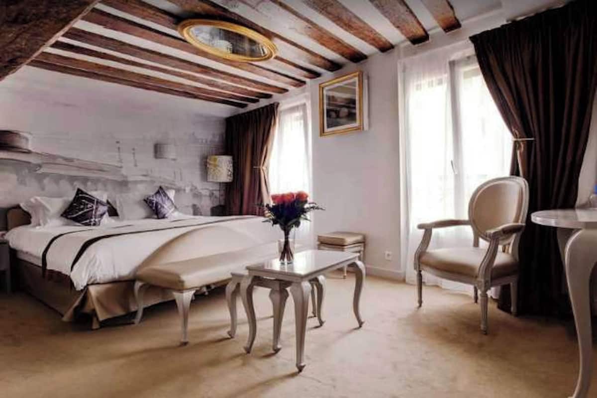 Apartment | 1 bedroom, laptop workspace, bed sheets