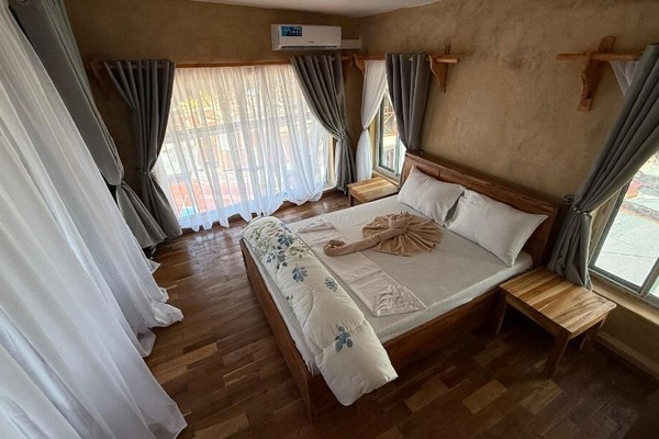 Luxury Suite, Sea View | Desk, laptop workspace, free WiFi