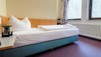 Single Room | Desk, free WiFi, wheelchair access