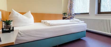 Single Room | Desk, free WiFi, wheelchair access