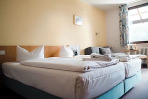 Double Room | Desk, free WiFi, wheelchair access
