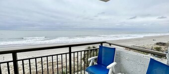 Oceanfront Resort 1BR w Beach View