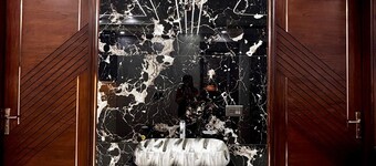 Charming 3-bedroom house with AC in New Delhi central 3bhk
home...away home.