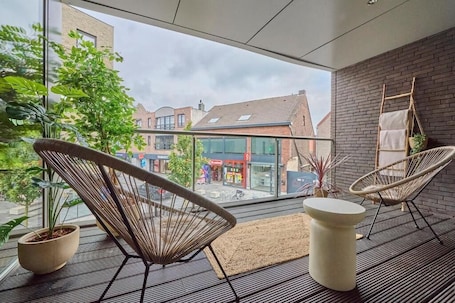 Terrace/patio. Aurora City Apartment