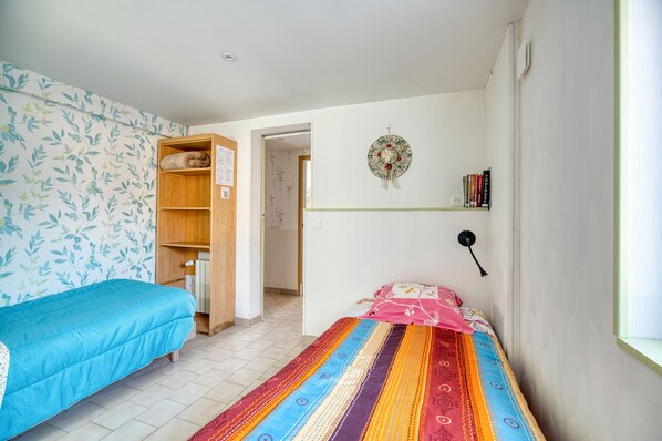 1 camera, ferro/asse da stiro, Wi-Fi, lenzuola