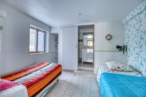 1 camera, ferro/asse da stiro, Wi-Fi, lenzuola