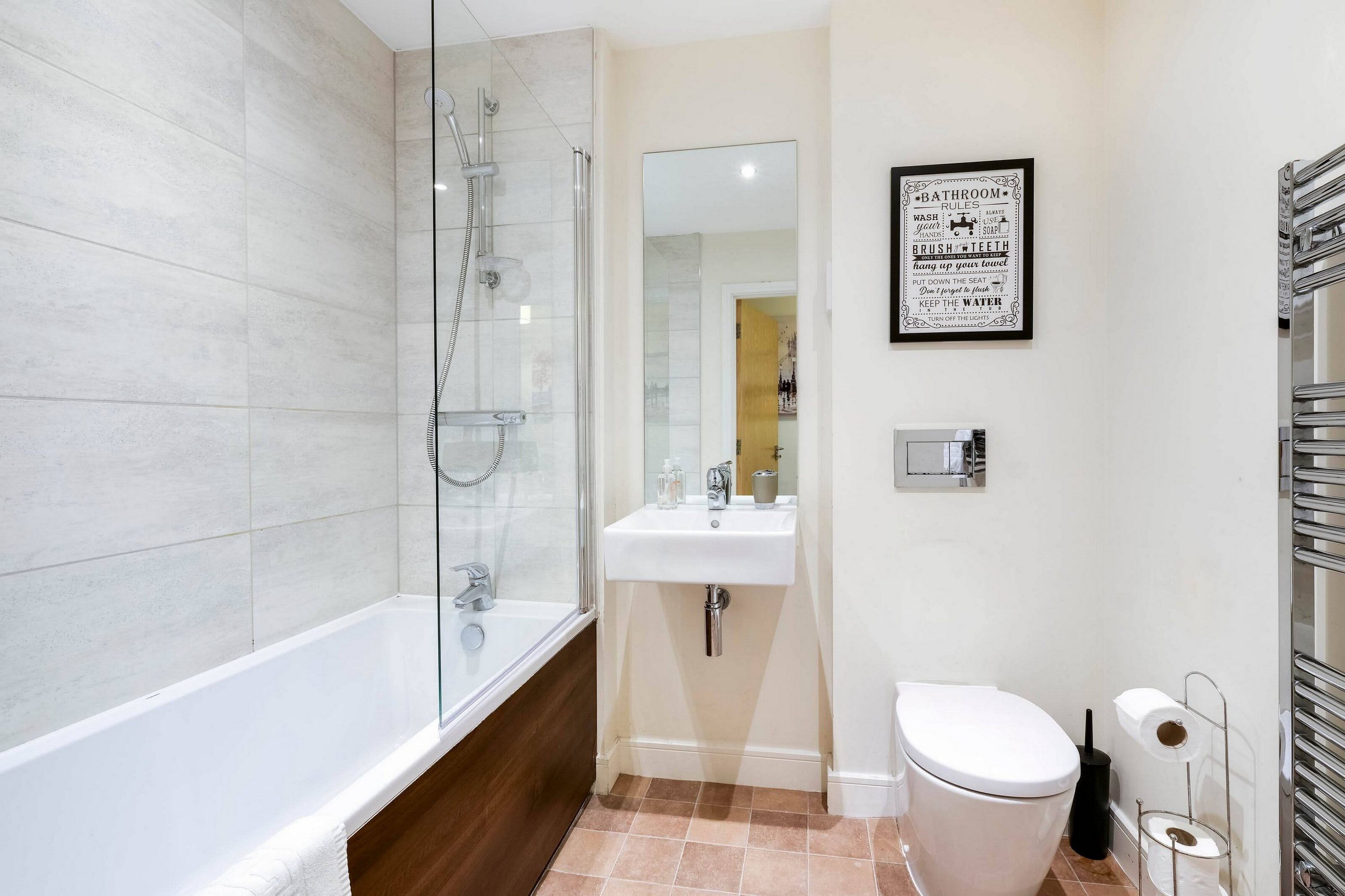Family Apartment | Bathroom