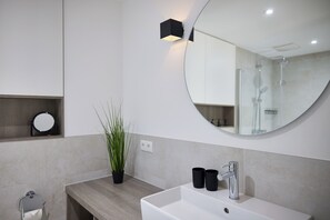 Shower, hair dryer, towels - Completion 2025: Fantastically beautiful apartment for up to 2 people! (Sankt Peter-Ording)