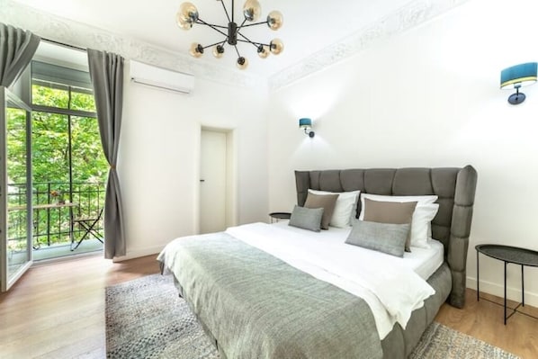 2 habitaciones, tabla de planchar con plancha, wifi y ropa de cama