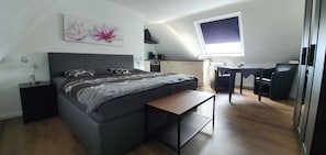 1 habitación, wifi y ropa de cama
