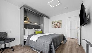 2 bedrooms, desk, iron/ironing board, free WiFi