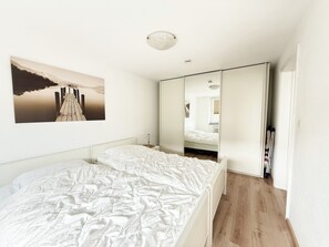 1 bedroom, travel crib, free WiFi